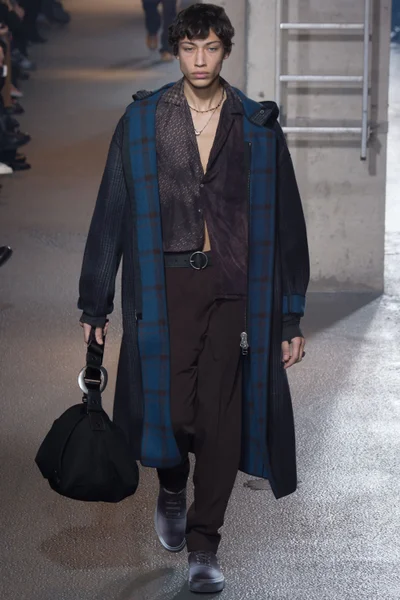 Look 35